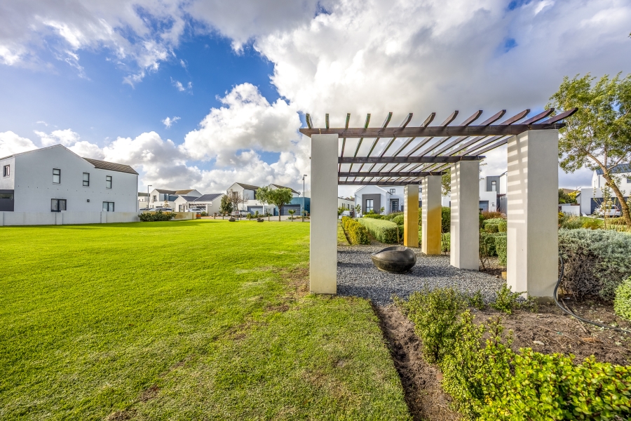 3 Bedroom Property for Sale in Jakarandas Western Cape